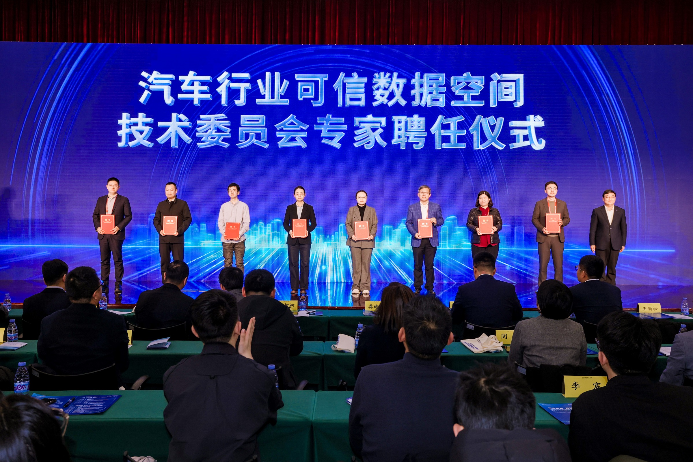 1015113742800683008.jpg 1015113742800683008.jpg